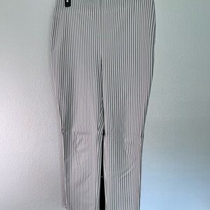 Chicos tan and white pants